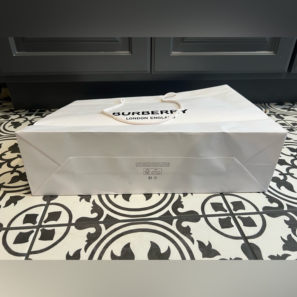 Burberry Shopping Bag - Picture 4 of 8